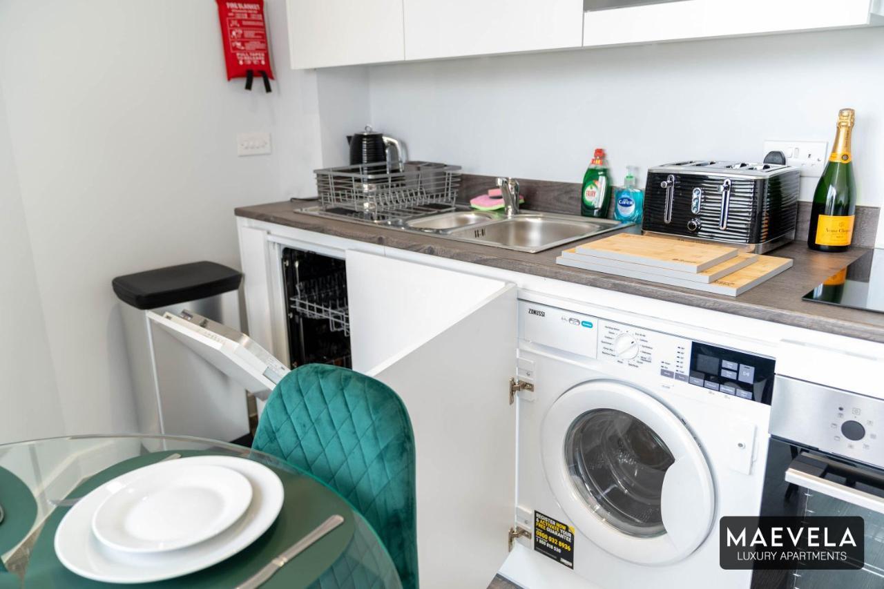 Maevela Apartments - Luxury Top Floor Penthouse - With Parking - 2 Bedroom New Build Apartment ✪ City Centre, Digbeth ✓ With Huge Patio Sliding Doors - City View - Rooftop Terrace - Ps4 & Smart Tv'S Μπέρμιγχαμ Εξωτερικό φωτογραφία